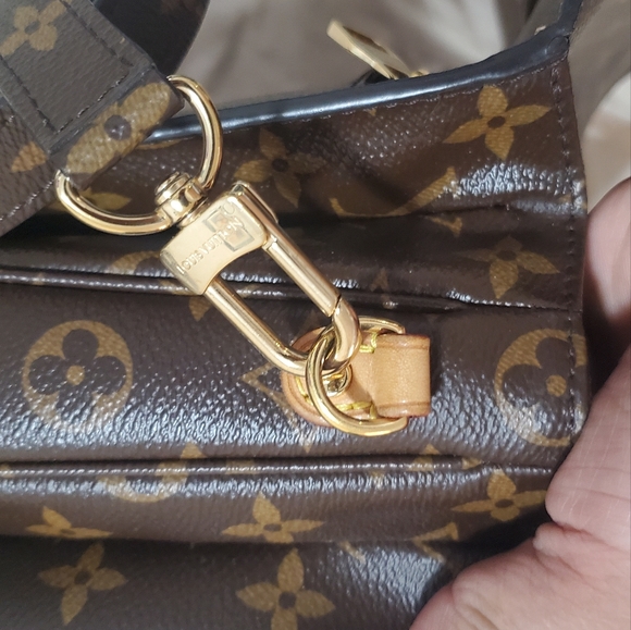 Authentic LV pochette metis, no scratch looks good as new. - Picture 10 of 11
